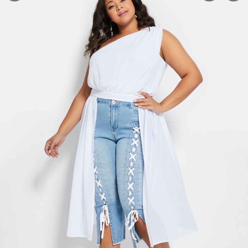 Ashley Stewart off shoulder top with middle slit size 22/24